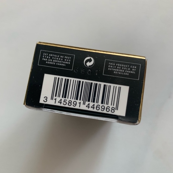 NIB Chanel Le Tient Velvet Blurring Smooth Effect Foundation - BR42 - Picture 7 of 8